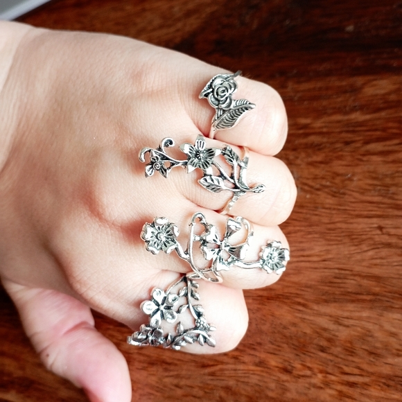 Set of 3 Floral Rings - Picture 4 of 13